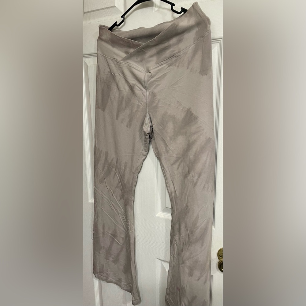 PINK Victoria's Secret Taupe Leggings